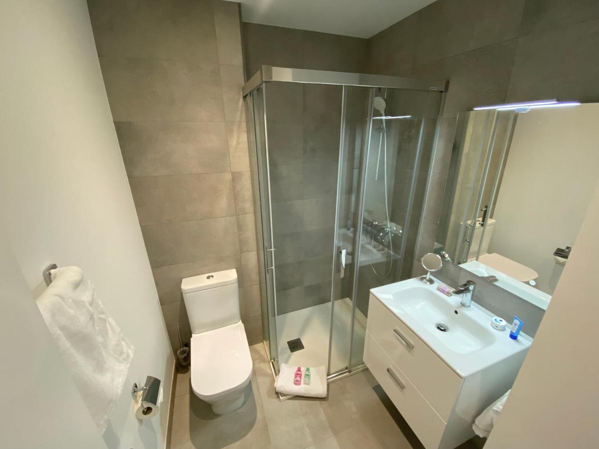 Modern Studio Apartment At The Hub غيبرالتار المظهر الخارجي الصورة